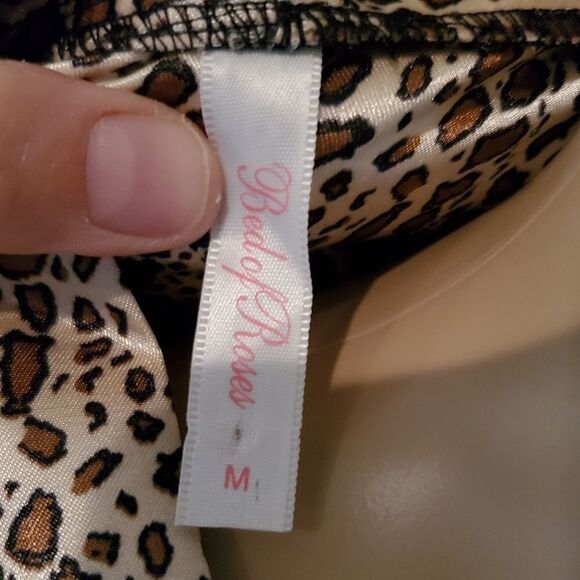 Bed of roses Long animal Print Wrap Robe - Picture 6 of 9